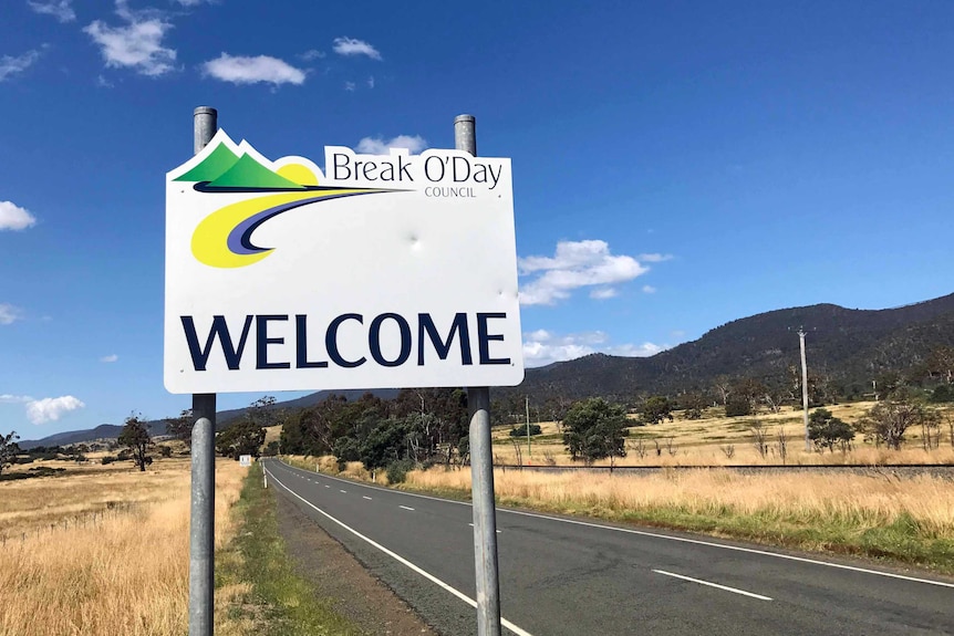 Welcome sign on Tasmania's east coast