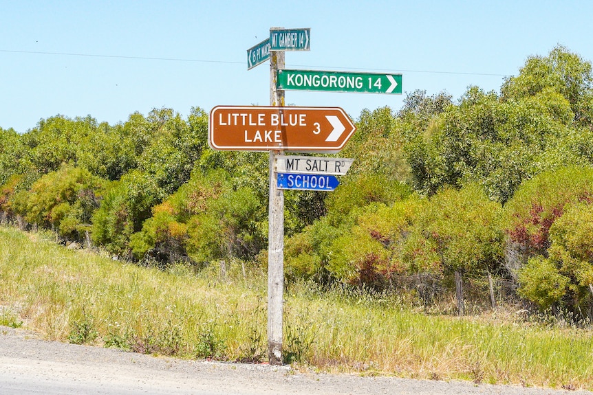 little blue, mount gambier, limestone coast, south east, road sign