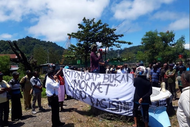 Protes terhadap rasisme di Yapen, Papua Barat.