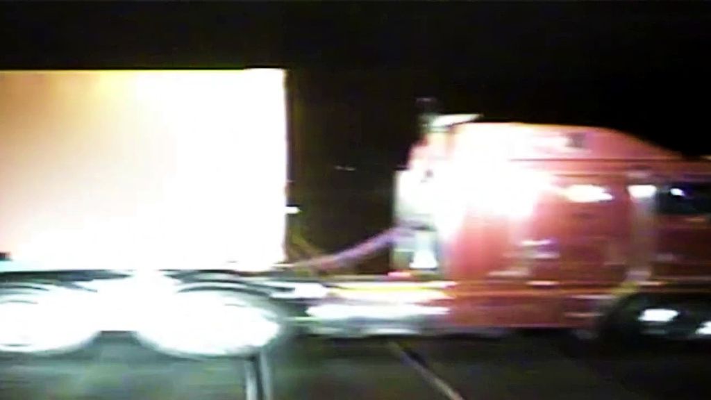 Train level crossing near miss in Tasmania's north-west