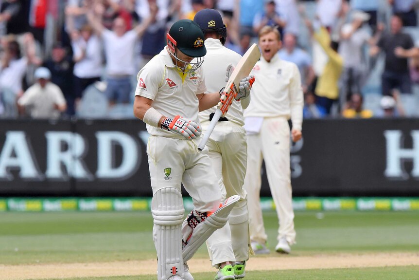 Warner trudges off at the MCG on day five of the fourth Ashes Test against England.