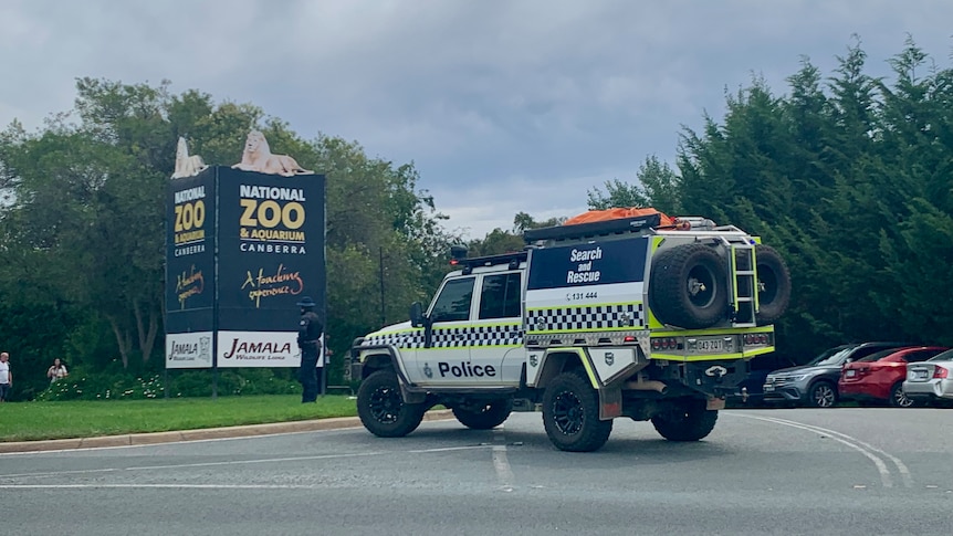 A police car outside National Zoo and Aquarium.