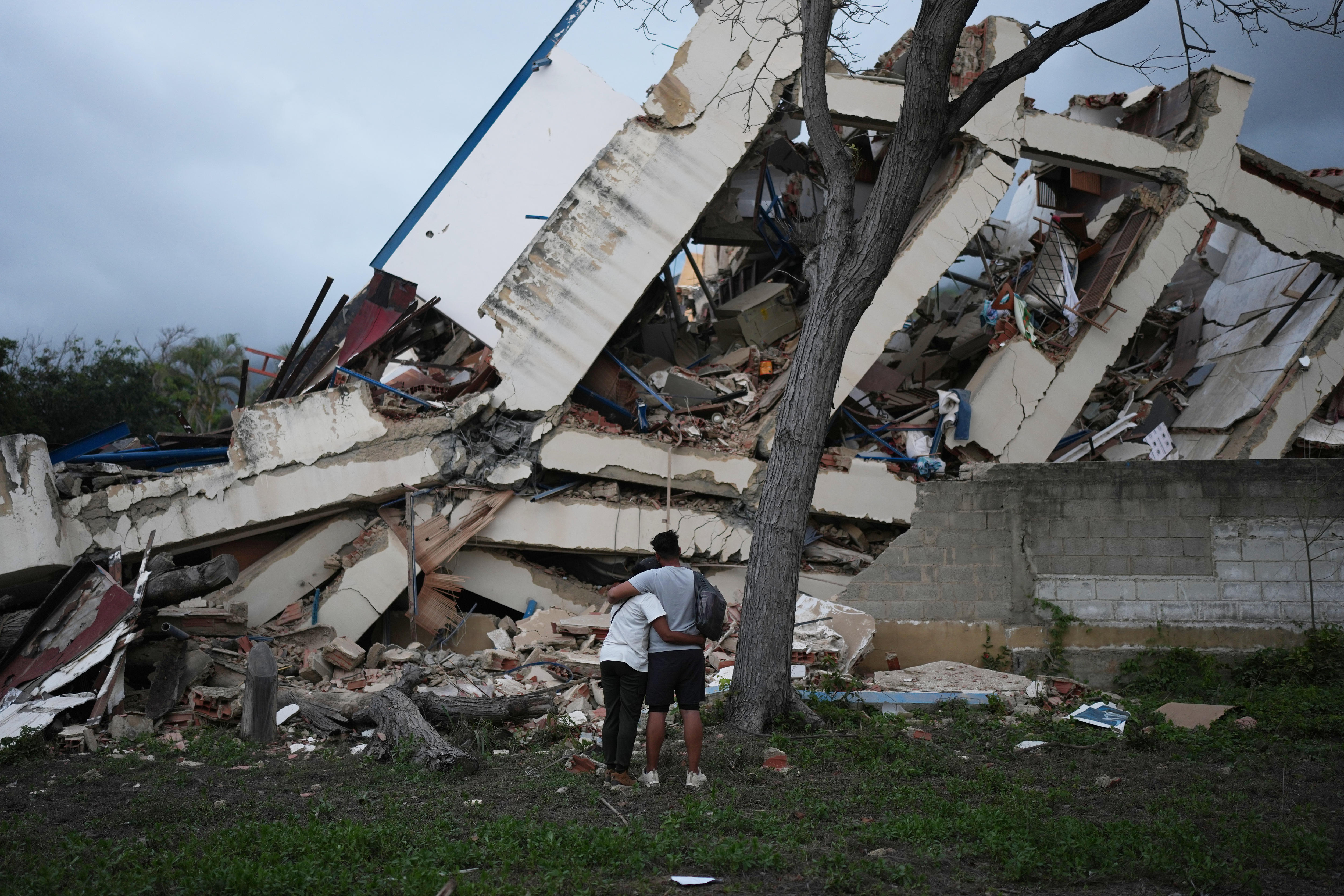 Venezuelan earthquake rescuers save 3yo boy after six days under rubble