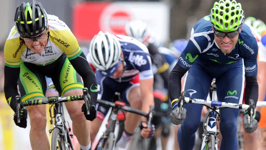 So close ... Aussie rider Simon Gerrans (l) lost out in a photo finish to Spain's Alejandro Valverde (r)