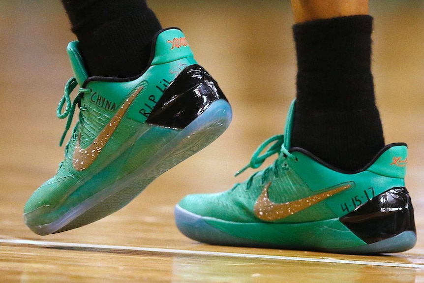 Isaiah Thomas' shoes with message to his sister