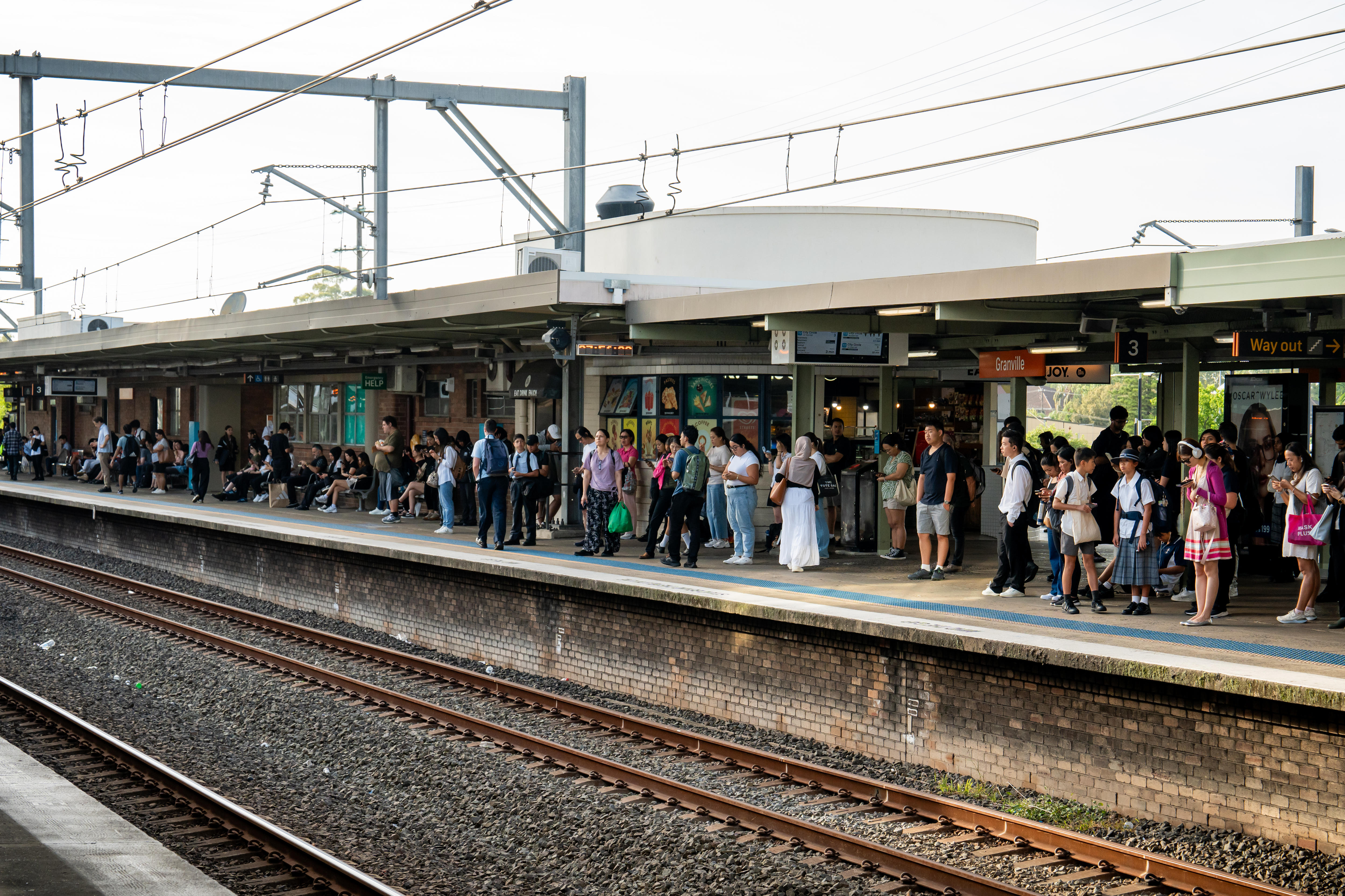 'Unpredictable' industrial action delays Sydney trains ABC News
