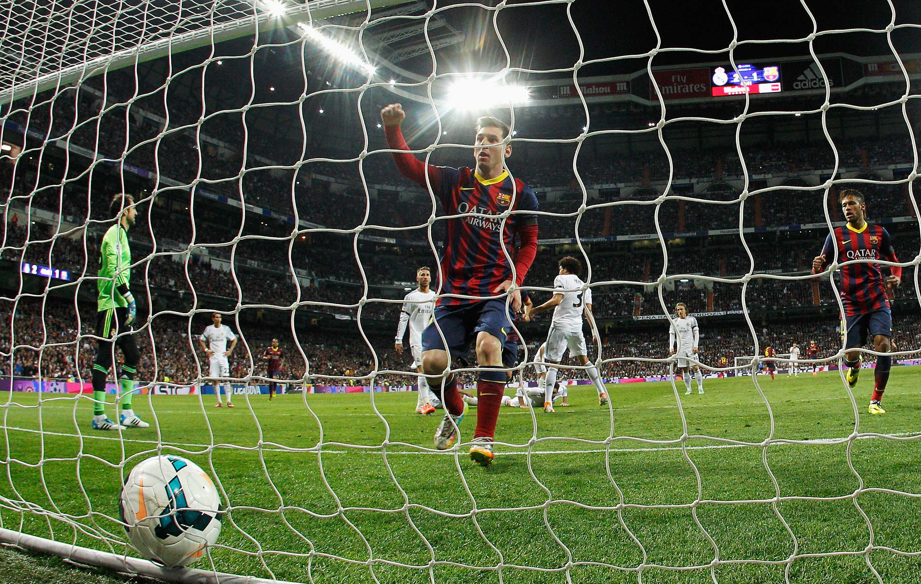 Lionel Messi hat-trick helps Barcelona beat Real Madrid 4-3 in El ...