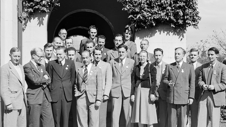 Ruby Payne-Scott pictured with workmates in 1952.