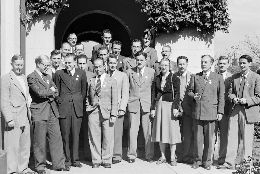 Ruby Payne-Scott pictured with workmates in 1952.