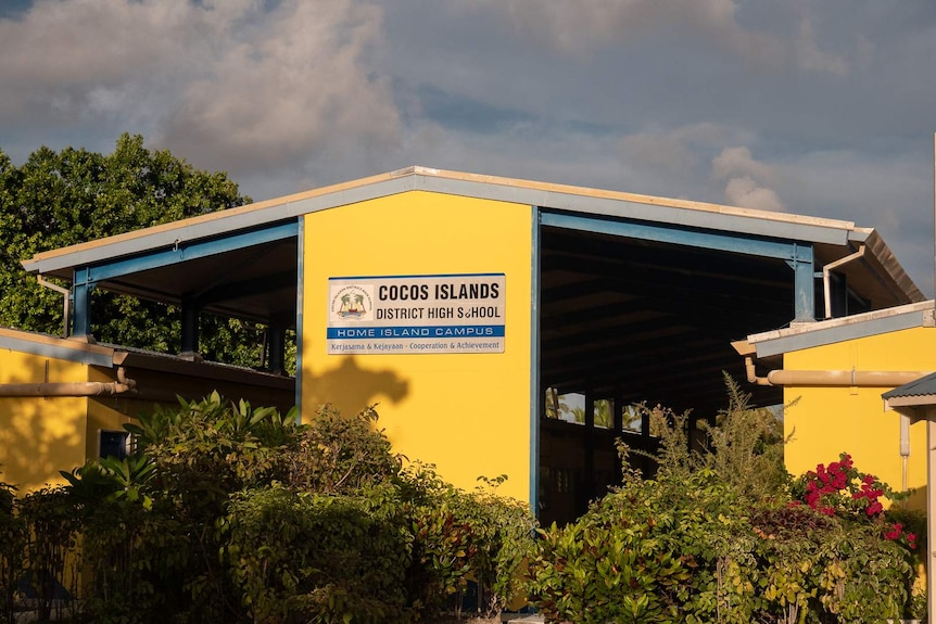 Home Island primary school - the high school is on West Island.