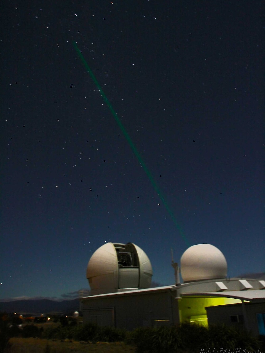 Simulation: telescopes at Mount Stromlo scan the night skies for space junk.