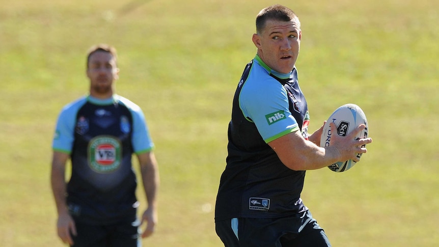 NSW skipper Paul Gallen looks to pass at State of Origin training in Coffs Harbour on July 6, 2016.