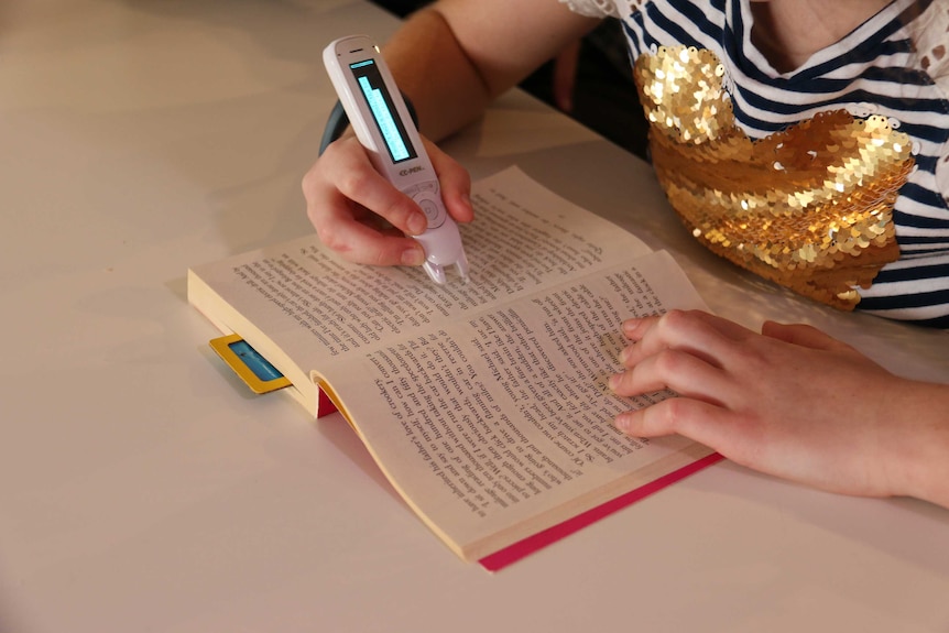 The C-Pen scans a text and reads it out.