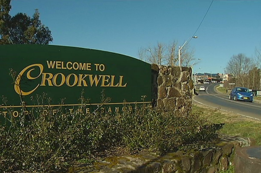 A sign that says "Welcome to Crookwell".