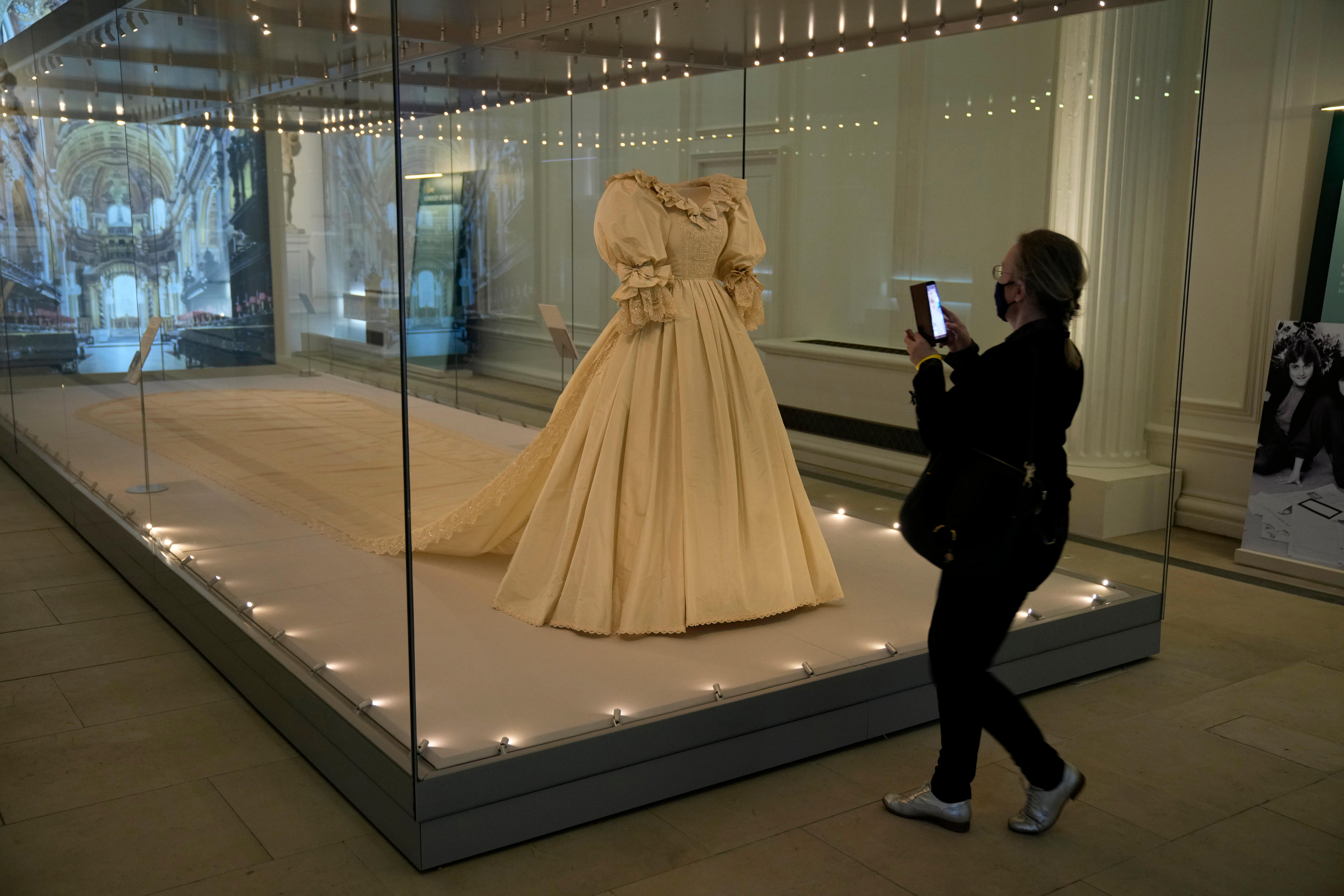 princess polly baby blue dress Princess Diana's wedding dress arrives for Cincinnati exhibit main image 0