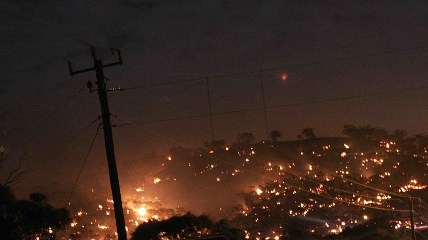 Fires threaten homes in Toodyay