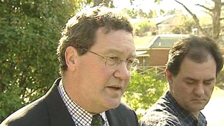 Alexander Downer left for Thailand today. (File photo)