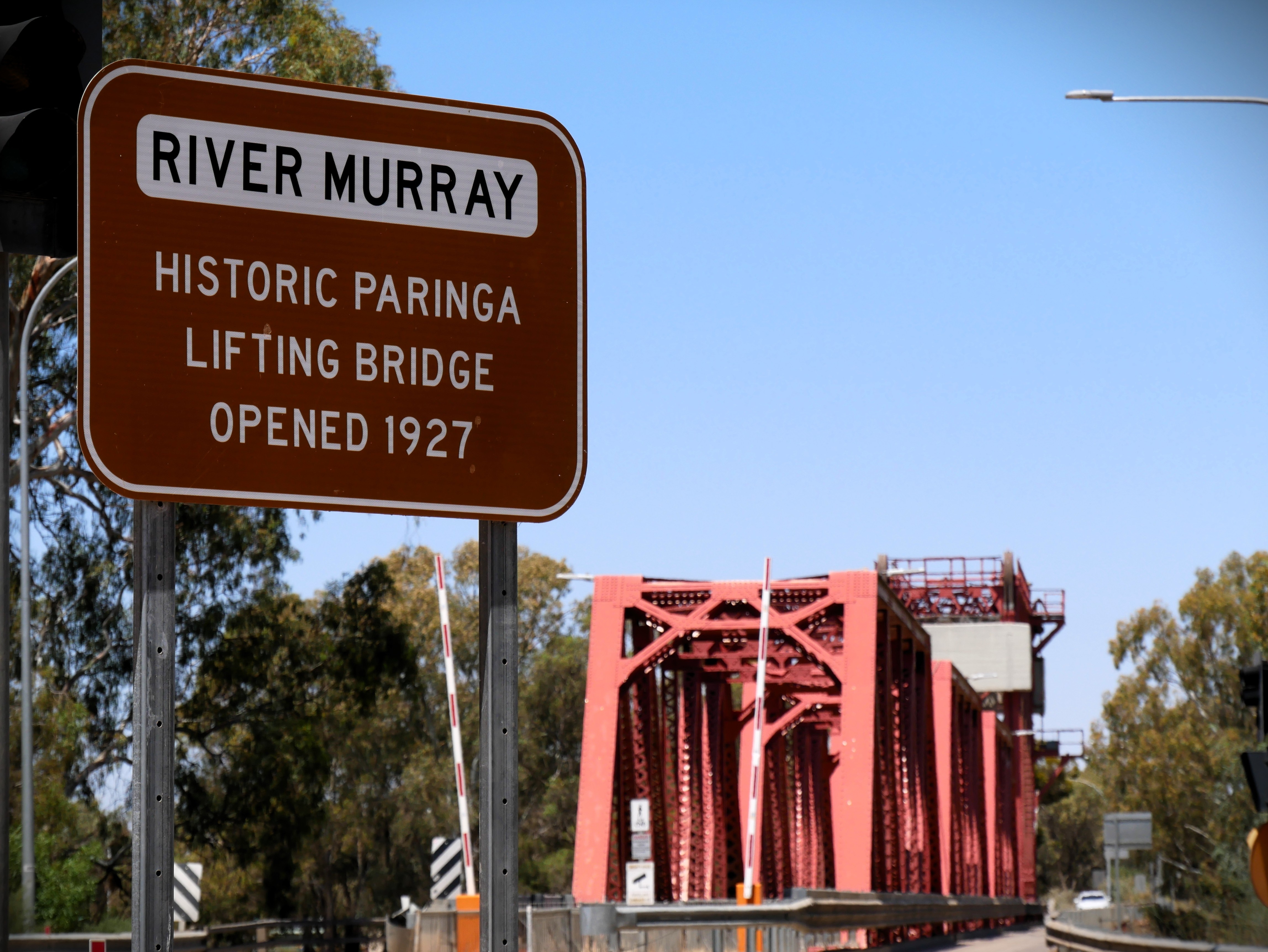 Historic Murray River bridge future uncertain as it nears its centenary
