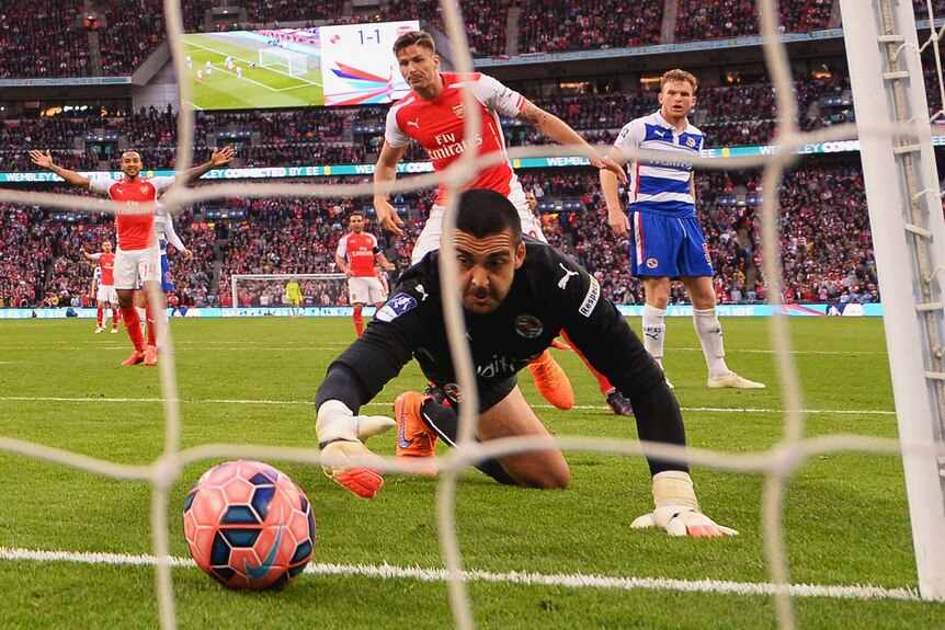 Federici howler helps Arsenal win Cup semi
