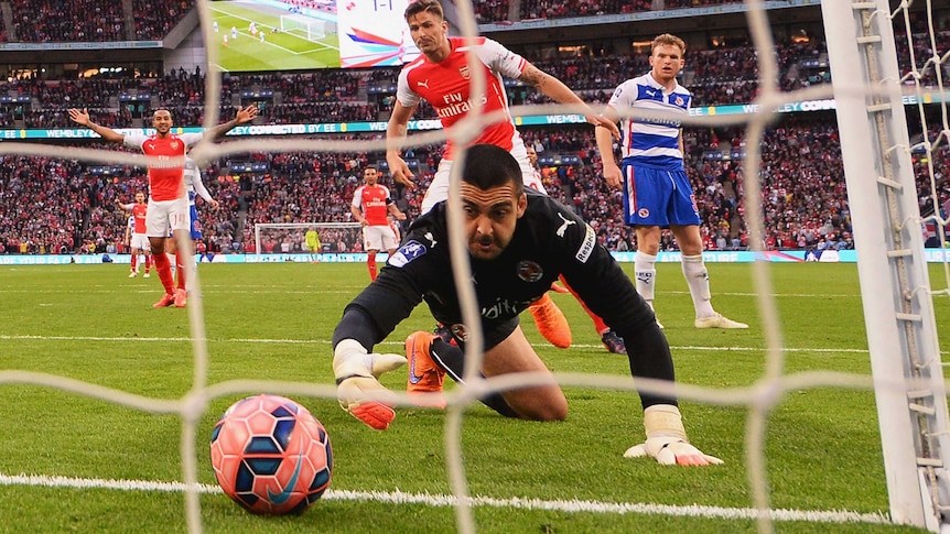 Federici howler helps Arsenal win FA Cup semi-final