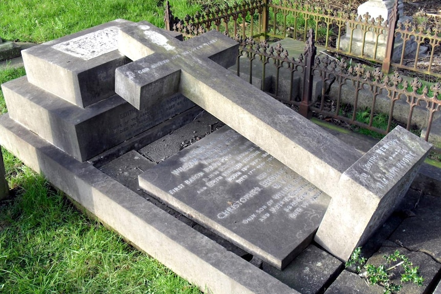 Grave of General William Birdwood in disrepair.