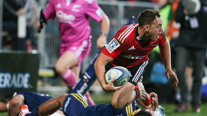 Israel Dagg looks for support