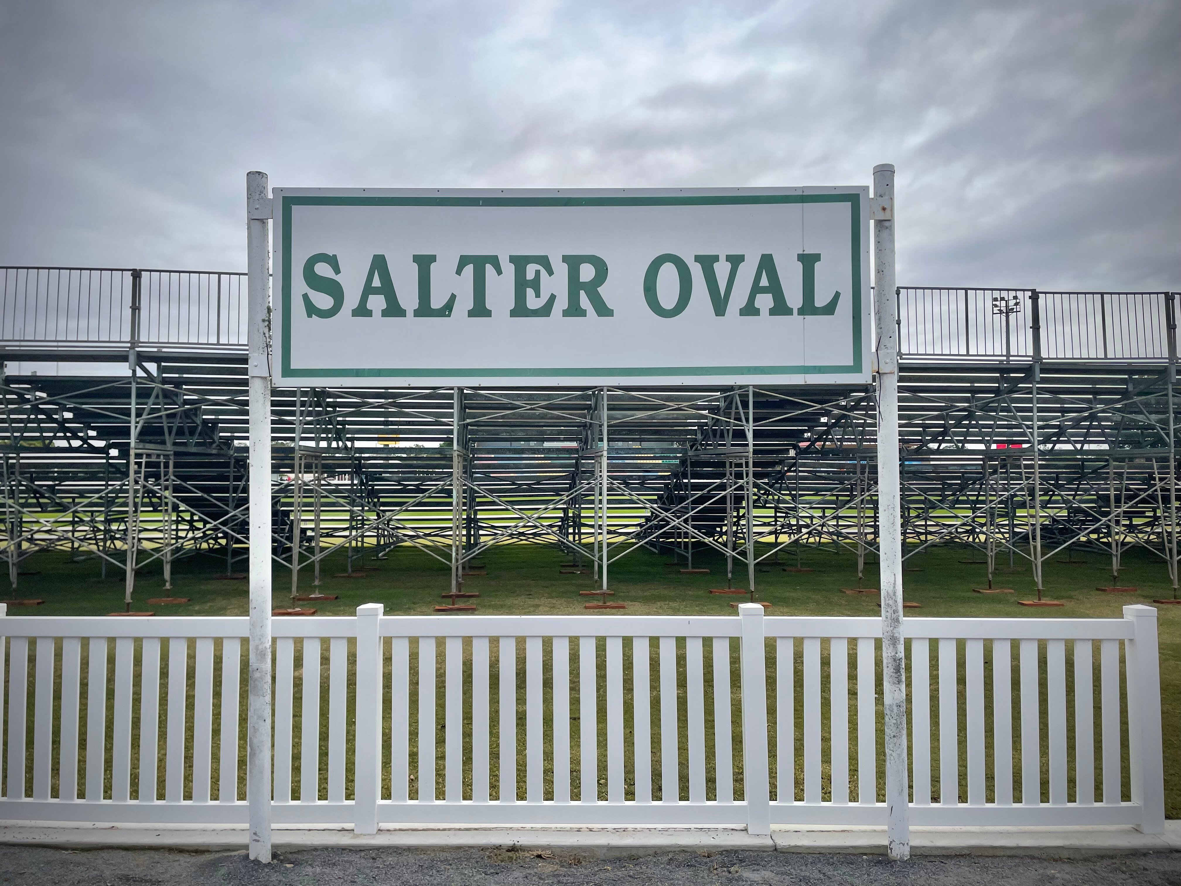 Salter oval sign 
