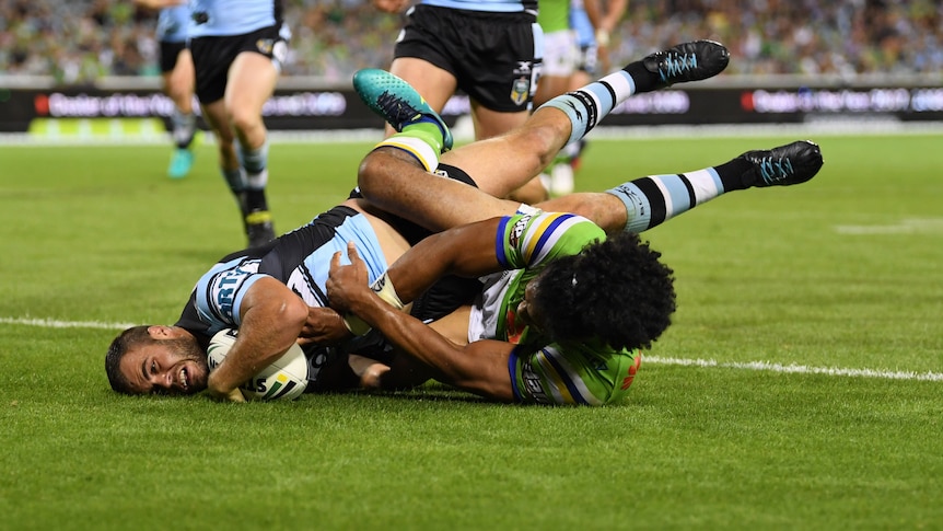 Cronulla's Wade Graham scores a try against the Raiders in Canberra in round 2, 2017.