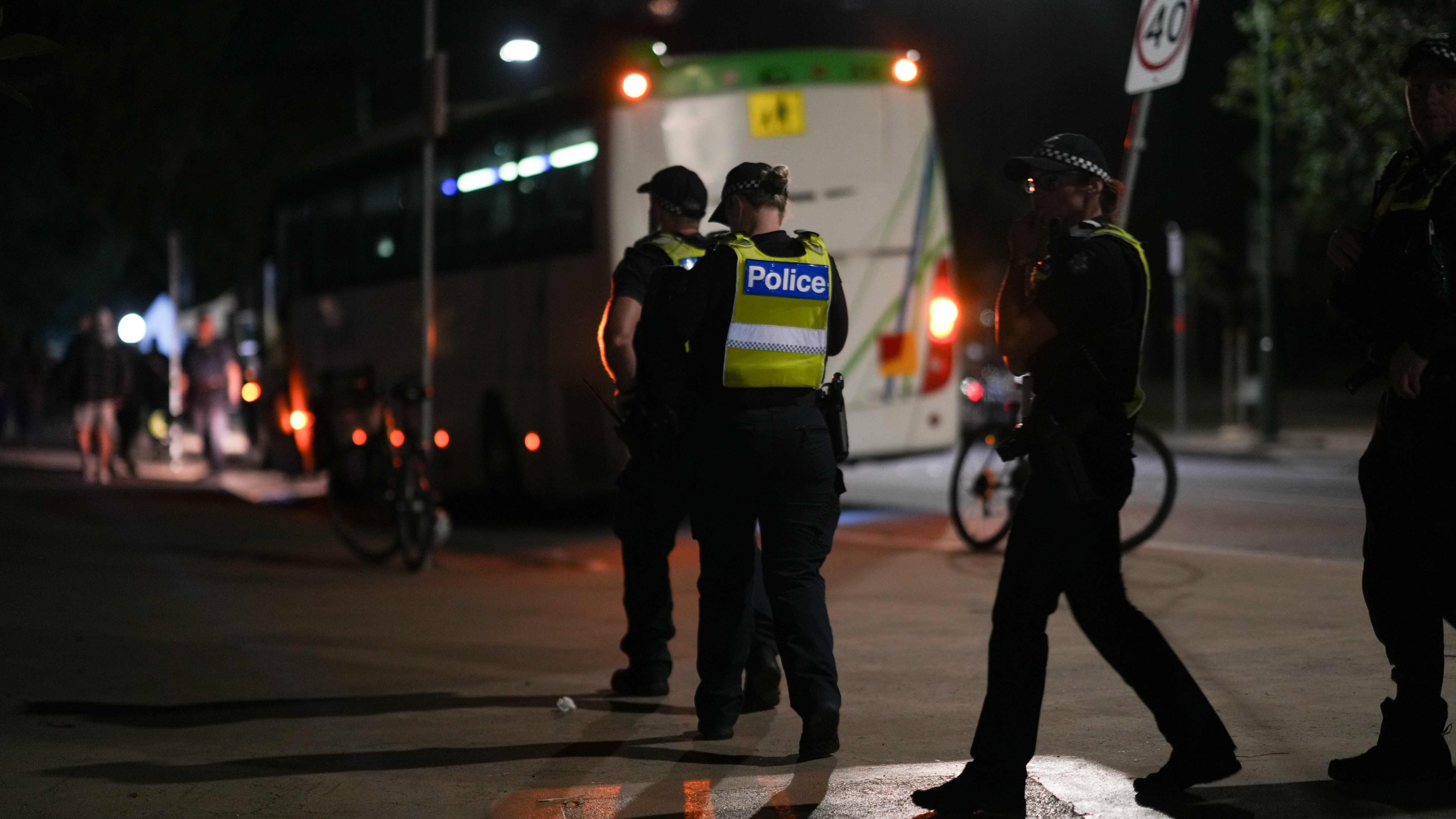 Policía antes del Día de Anzac en Melbourne.