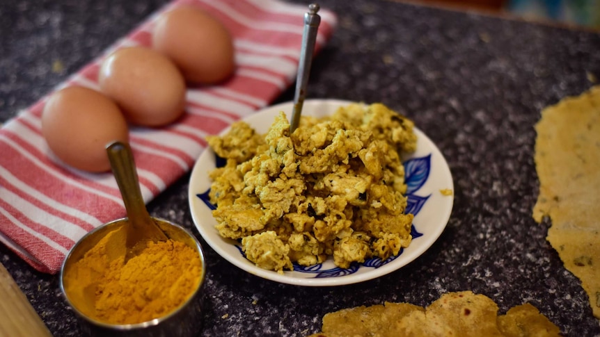 Turmeric Scrambled Eggs