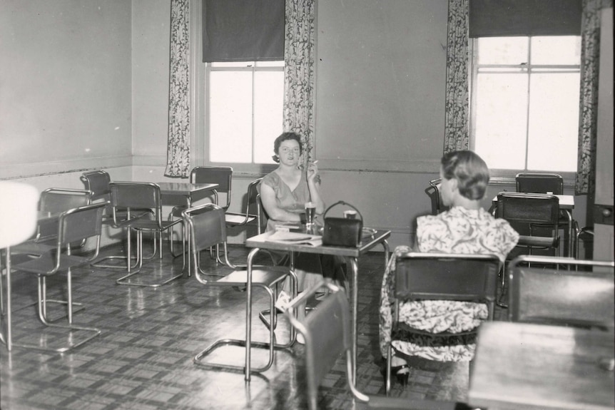 The ladies lounge at the Tallangatta Hotel, Victoria, 1954.