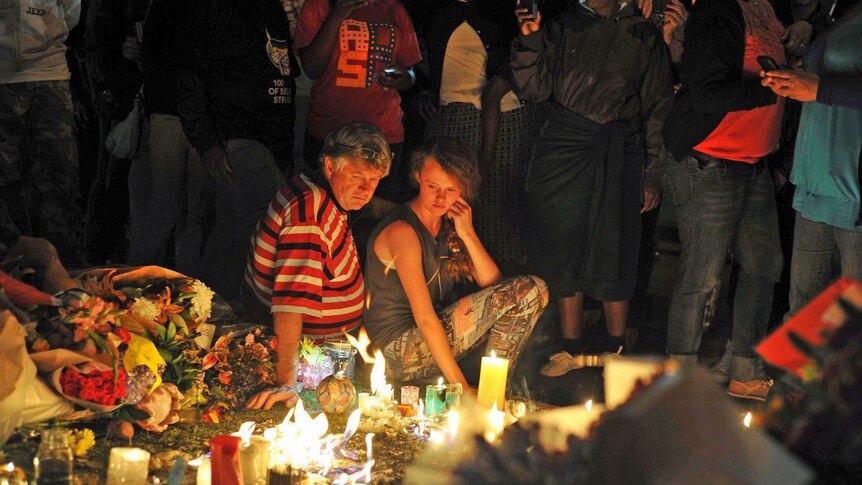 South Africans light candles for Nelson Mandela