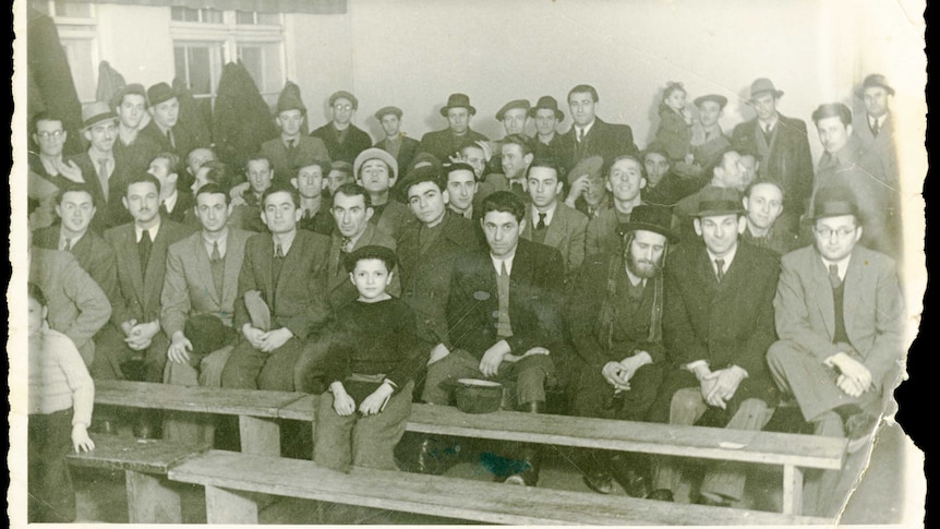 Photo of Hungarian Jews, including the Rasko family, before Nazi occupation during World War II.