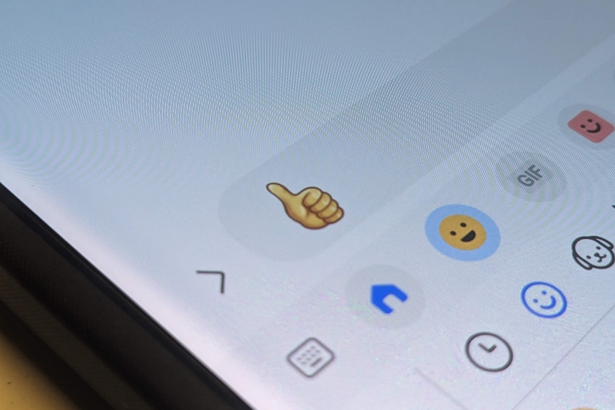 Emojis in business: thumbs up or thumbs down? - Rise