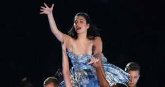 Lorde performs at the MTV VMAs