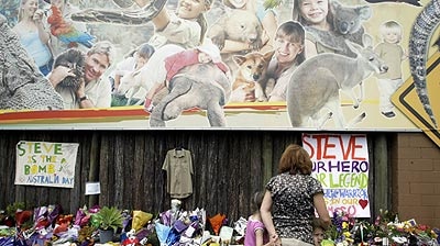 Thousands of fans have laid wreaths at the entrance to Australia Zoo.