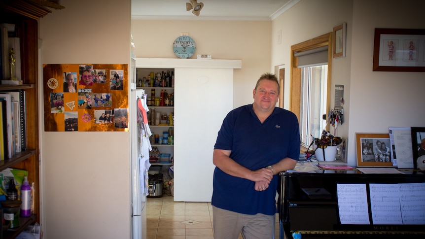 Riverland entertainer Mick Kelly at home in Moorook