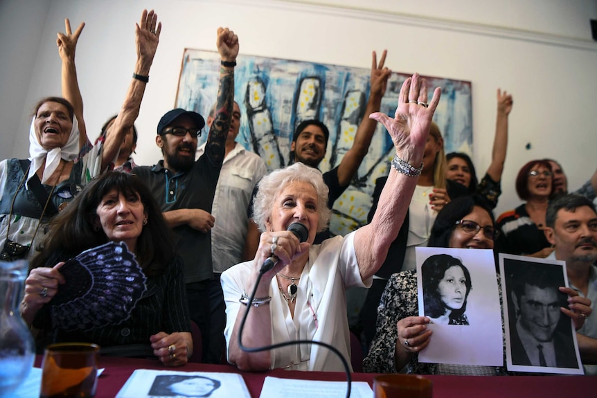 Photo of members of Abuelas de Plaza de Mayo during a press conference in 2017.