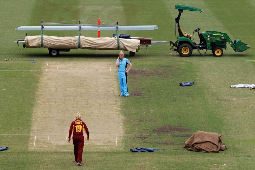 WNCL skippers inspect SCG pitch