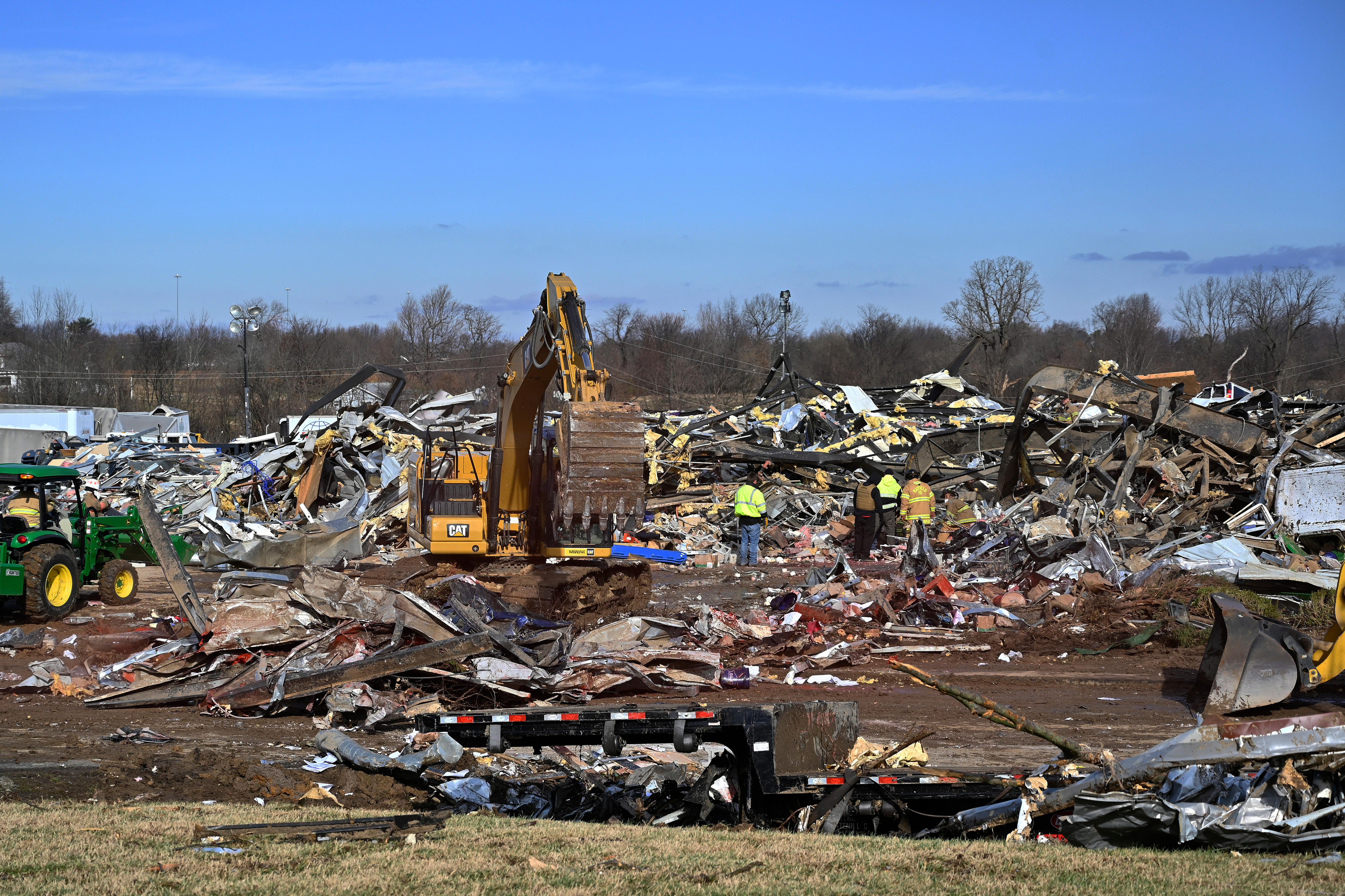 Shocking images show devastation as tornado leaves dozens dead in five US states ABC News