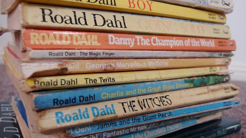 Penguin publiera des livres “classiques” de Roald Dahl aux côtés de nouvelles éditions après le contrecoup de la “censure”