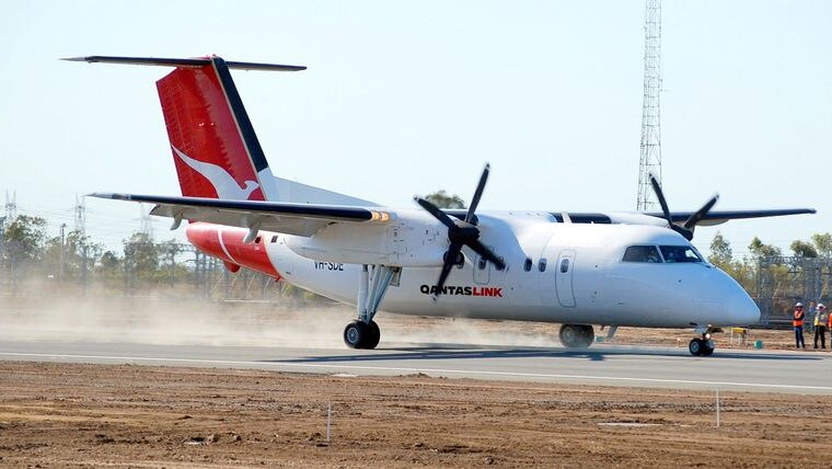 Qantaslink aircraft lands at Gladstone Airport