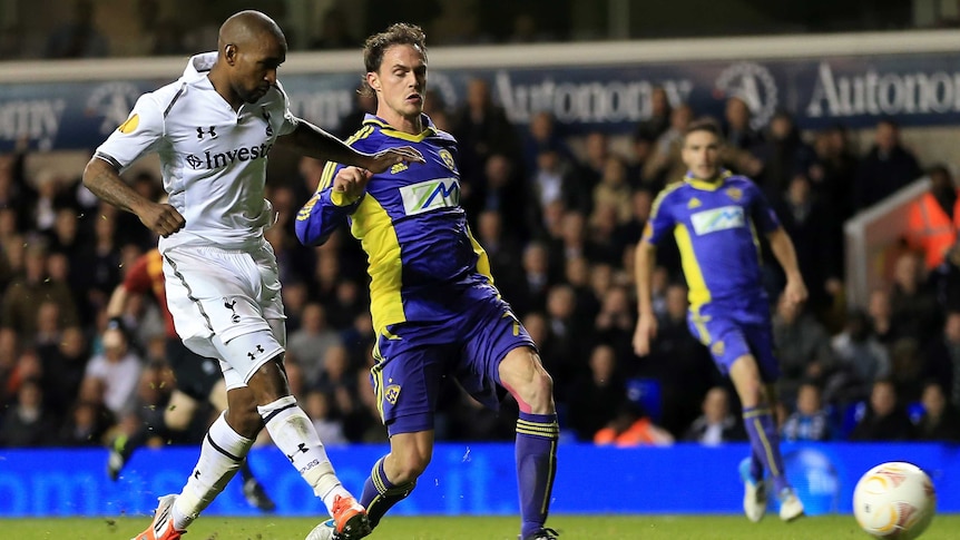 Jermain Defoe netted a clinical hat-trick to help Spurs to a 3-1 win over Maribor.