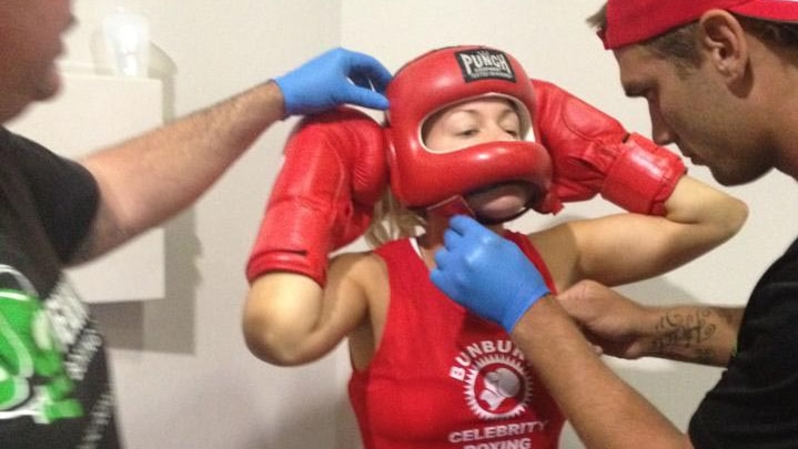 ABC news journalist Roxanne Taylor prepares for her boxing match