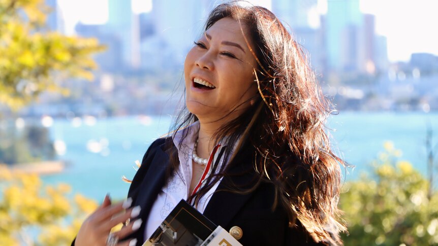 悉尼黛晶高级物业创始人兼董事涂燕翎表示，她近来向希望在澳大利亚重新开放国门后移居这里的富有中国买家出售了 27 处豪宅。