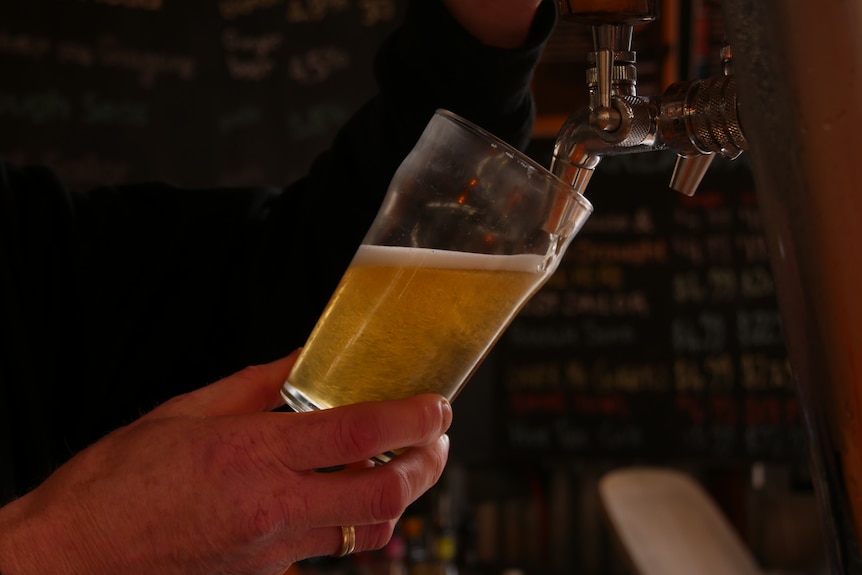 close of pouring a pint