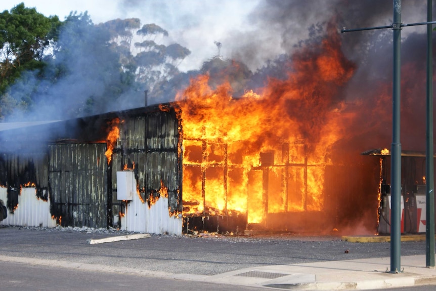 Riverton petrol station ablaze