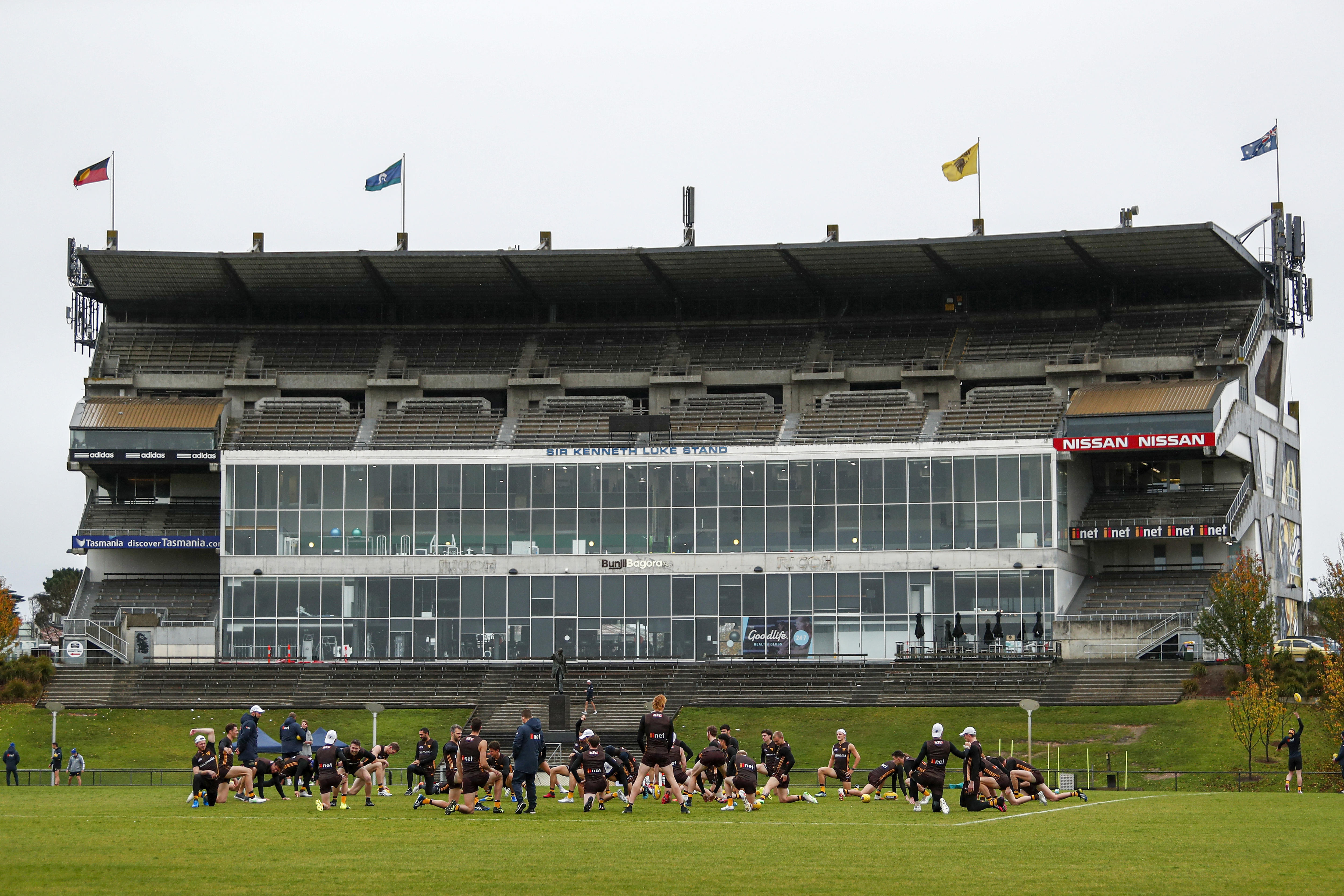 Waverley Park sold and are we down to nine teams?