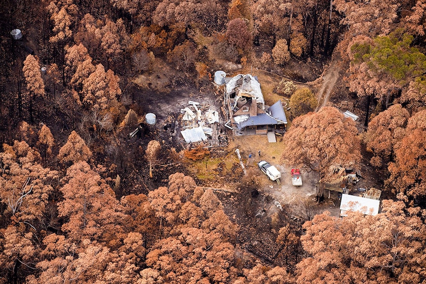 House destroyed in Tasmanian bushfire