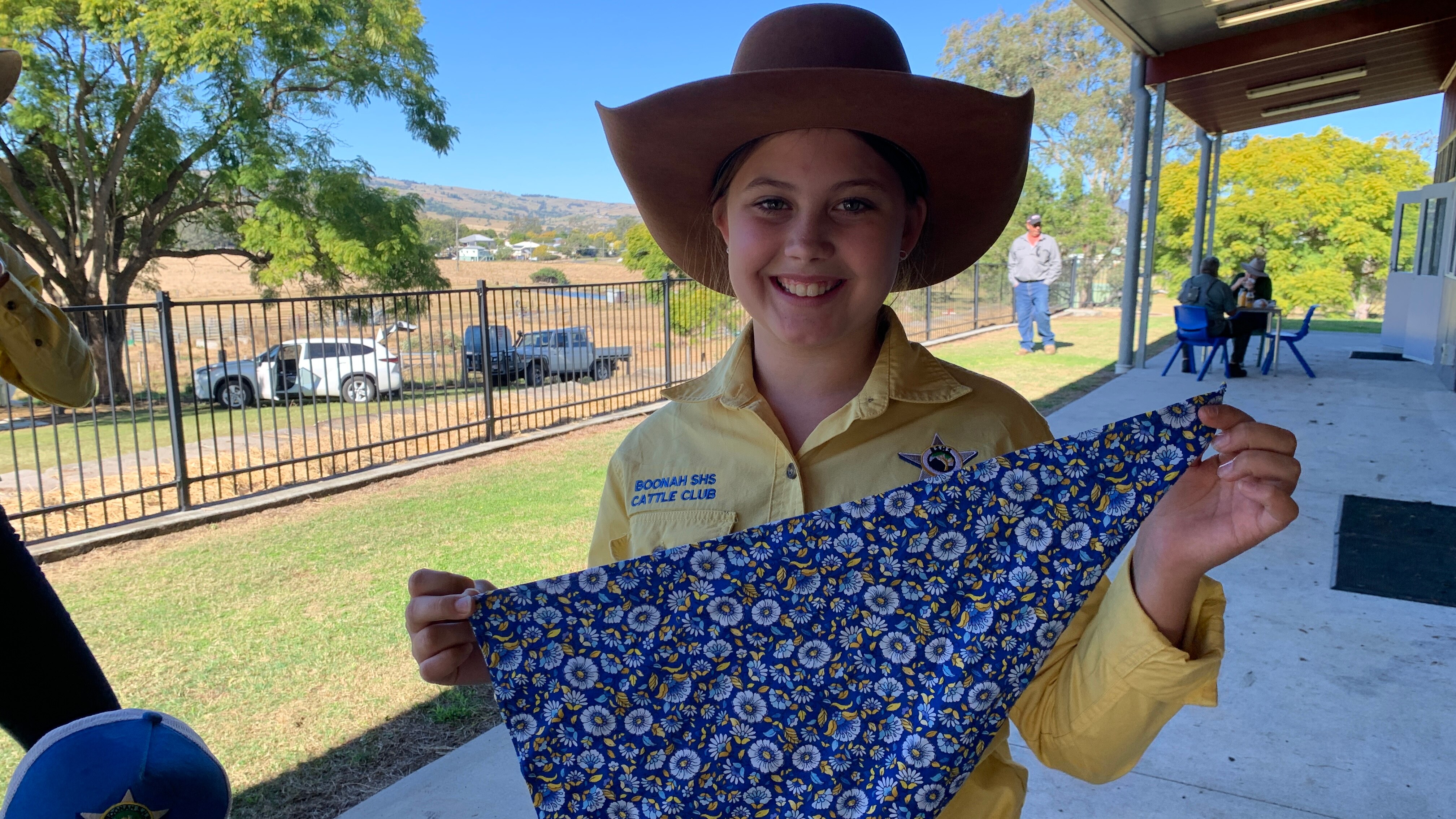 Piper Wainwright lleva una bufanda.